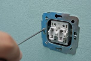 How to properly place electrical outlets and switches