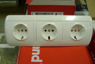 How to connect a triple outlet: in one socket, with one wire