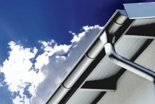 Advantages and disadvantages of a stainless steel gutter system