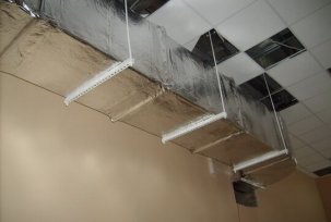 Installation of fire-retardant coating of ducts