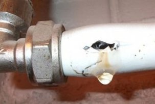 Cách để loại bỏ rò rỉ trong tản nhiệt và ống sưởi ấm
