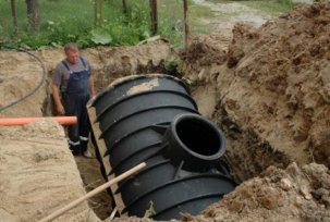 The main differences between the septic tank and the cesspool