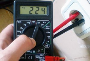 Electric current measurement with a multimeter