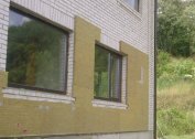 Isolation des murs extérieurs dans une maison en briques