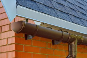 Advantages and disadvantages of the plastic gutter system