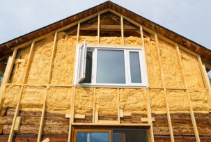 How and how to insulate a wooden house from a log