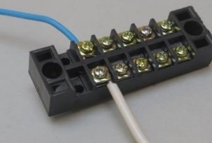 Design and specifications of electrical connection blocks